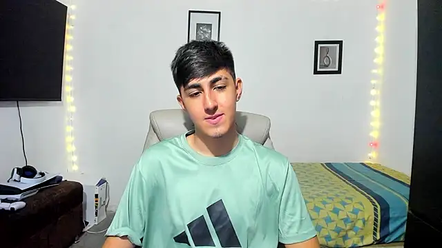 Snapshot of babymaik chatting on October 9, 8:47 pm babymaik online show from October 9, 8:47 pm