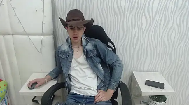 Snapshot of star_boyxx chatting on March 1, 1:29 pm star boyxx online show from March 1, 1:29 pm