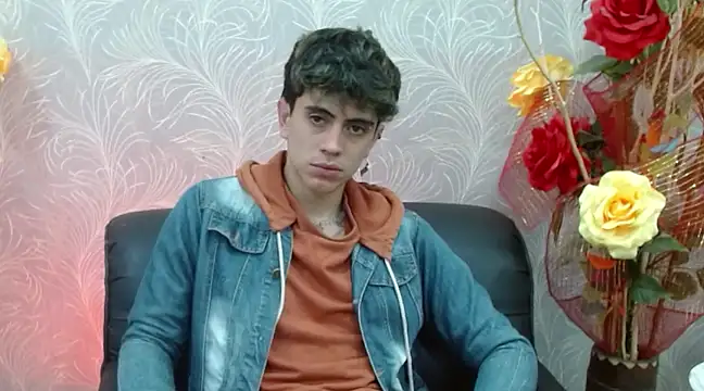 Snapshot of star_boyxx chatting on March 5, 7:39 pm star boyxx online show from March 5, 7:39 pm