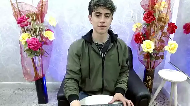 Snapshot of star_boyxx chatting on March 4, 7:43 pm star boyxx online show from March 4, 7:43 pm