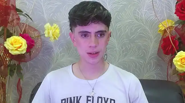 Snapshot of star_boyxx chatting on March 20, 7:57 pm star boyxx online show from March 20, 7:57 pm