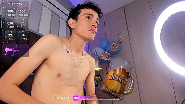 Snapshot of ValentinoMoreti chatting on September 30, 2:53 pm ValentinoMoreti online show from September 30, 2:53 pm