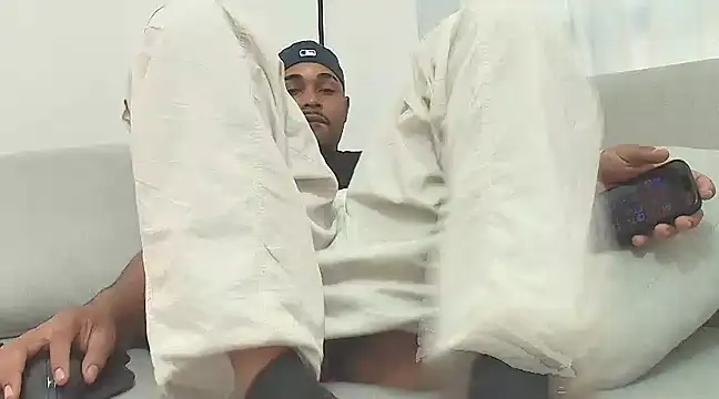 latinbbc 00 online show from March 1, 7:15 pm