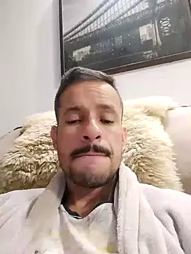 juniortche1313 online show from October 16, 1:13 am