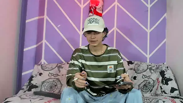 Snapshot of Maxxi_hot23 chatting on September 26, 7:44 pm Maxxi hot23 online show from September 26, 7:44 pm