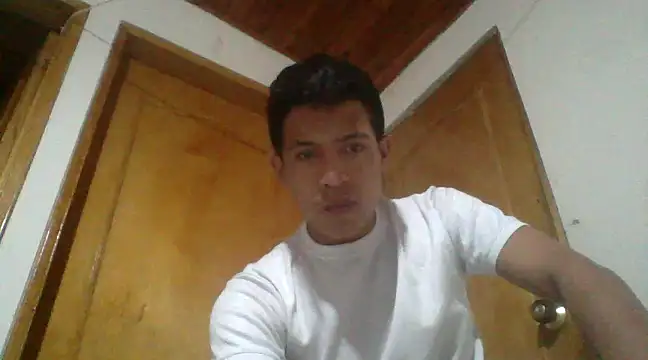 Snapshot of TuVergaRica69 chatting on February 27, 12:19 am TuVergaRica69 online show from February 27, 12:19 am