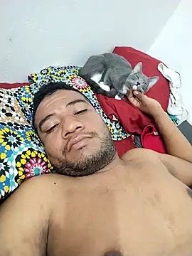 Negrofuerte2 online show from March 19, 1:51 pm