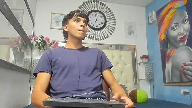 heiker  online show from March 3, 2:44 am