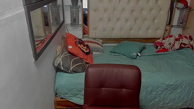 heiker  online show from November 14, 3:42 am