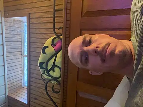 Snapshot of Mac_ThunderCock chatting on March 1, 5:16 pm Mac ThunderCock online show from March 1, 5:16 pm