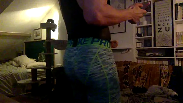 Snapshot of Bubba7519 chatting on March 2, 3:13 am Bubba7519 online show from March 2, 3:13 am