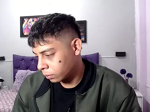 Alejandroo 22 online show from October 24, 1:02 pm