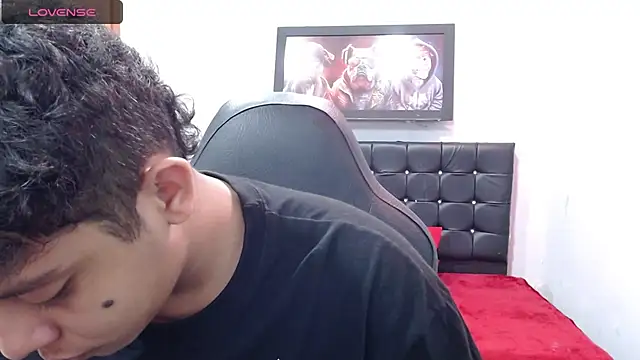 Alejandroo 22 online show from March 18, 2:17 pm