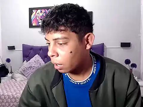 Alejandroo 22 online show from December 3, 12:55 pm