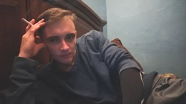 Ilovepussy1911 online show from March 21, 7:45 am