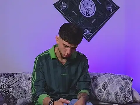Snapshot of samevansx_ chatting on October 2, 10:47 pm samevansx online show from October 2, 10:47 pm