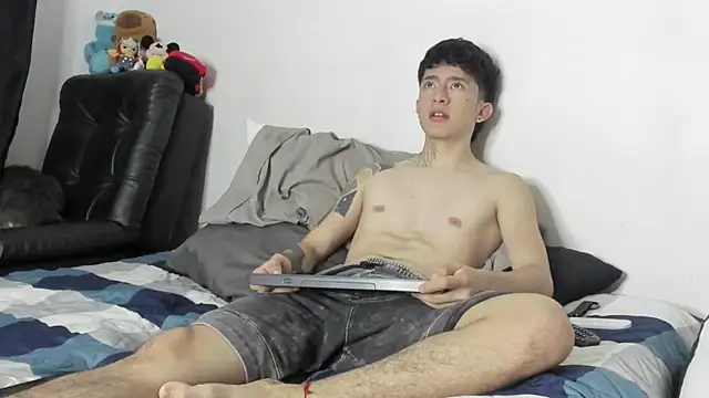 troy rouge online show from February 13, 11:15 am