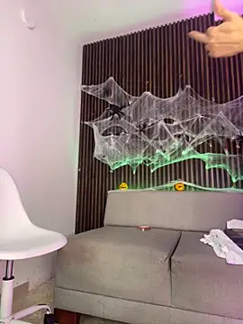 troy rouge online show from October 18, 7:19 pm