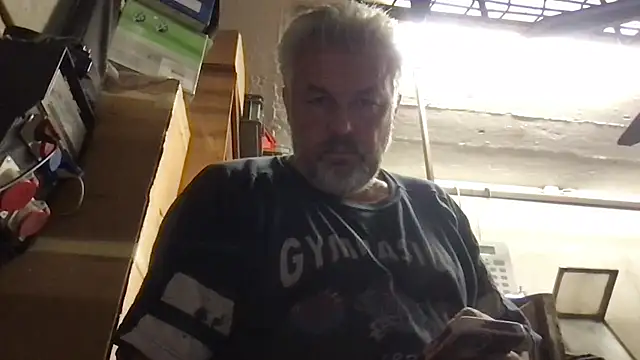 Snapshot of Berg_Boy chatting on September 19, 9:31 am Berg Boy online show from September 19, 9:31 am