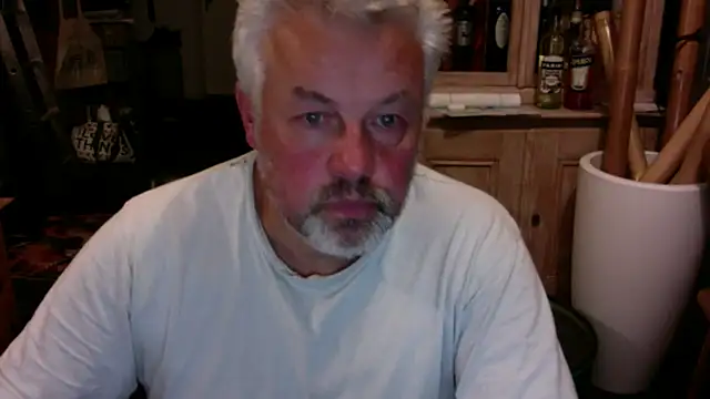 Snapshot of Berg_Boy chatting on September 14, 9:17 pm Berg Boy online show from September 14, 9:17 pm