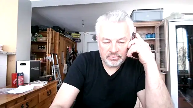 Snapshot of Berg_Boy chatting on March 16, 8:32 am Berg Boy online show from March 16, 8:32 am