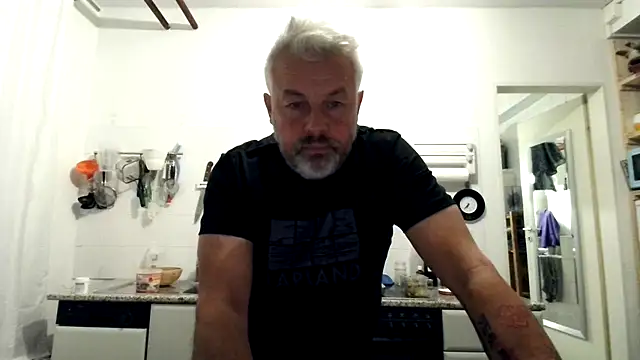 Snapshot of Berg_Boy chatting on October 2, 4:38 am Berg Boy online show from October 2, 4:38 am