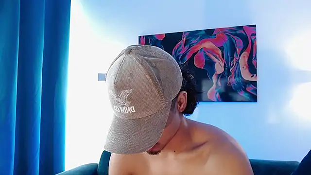 MathewAdams online show from December 22, 6:49 pm