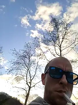 Snapshot of svenpfeifer chatting on March 11, 3:12 pm svenpfeifer online show from March 11, 3:12 pm