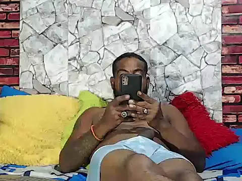 BladeFoxxx1 online show from February 25, 3:29 am