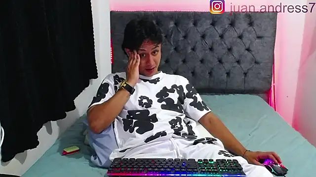 Stone grey1  online show from November 3, 3:32 am