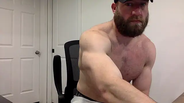 Snapshot of clarkefit chatting on March 18, 12:50 pm clarkefit online show from March 18, 12:50 pm