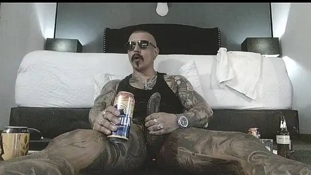 danilog515 online show from October 8, 6:29 am