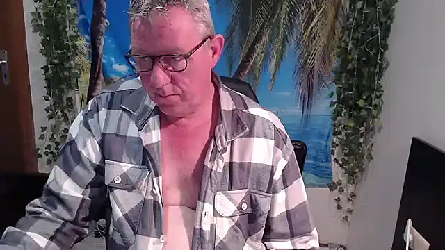 JamesBauer online show from December 17, 4:31 am