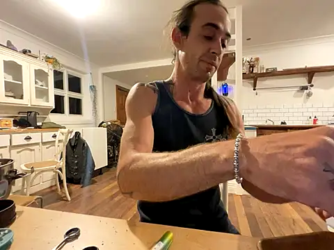 mastertittiefkr online show from November 18, 10:08 am