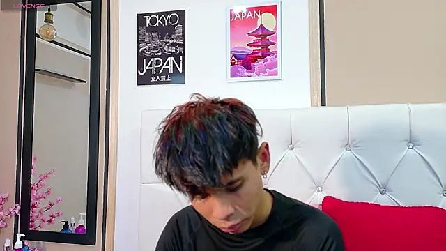 Ethan Westt online show from November 20, 10:30 pm