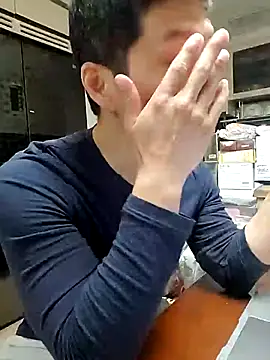 woonee827372 online show from November 24, 8:26 am