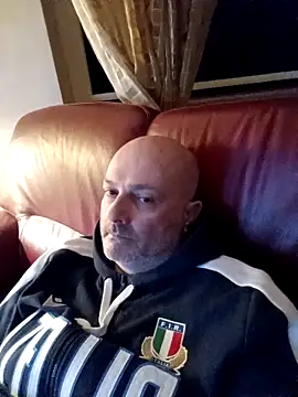 Alexis Bull online show from February 14, 11:55 pm