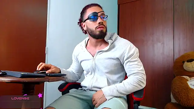 Snapshot of pirata_fitness chatting on September 21, 9:53 am pirata fitness online show from September 21, 9:53 am