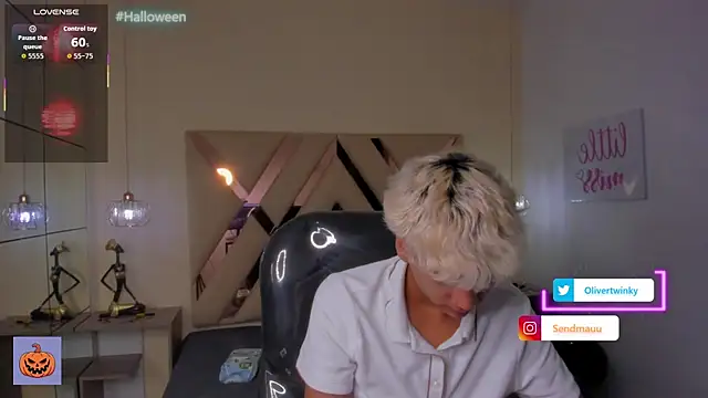 OliverTwinky online show from October 20, 2:21 pm