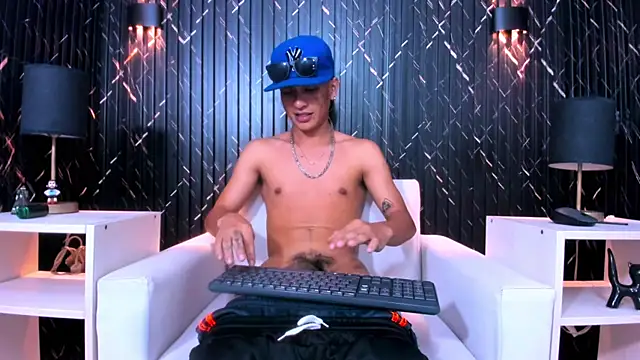 Matt Ruso online show from November 13, 3:33 am