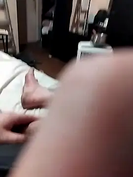 Tattyrob87 online show from April 2, 1:14 am