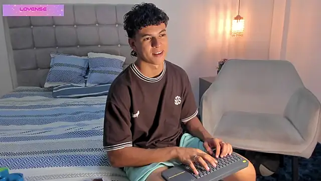 Santy Stump online show from October 18, 11:20 pm