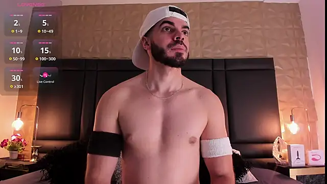 AxelThompson  online show from October 10, 2:00 pm