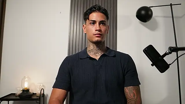 AxelVilla  online show from October 22, 9:40 pm