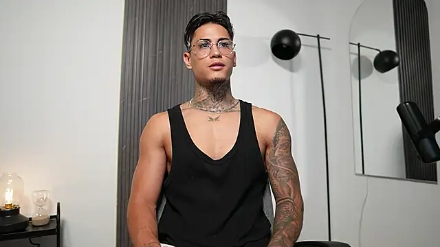 AxelVilla  online show from September 24, 8:51 pm