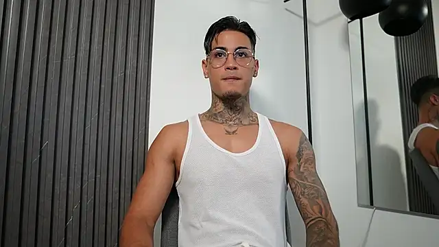 AxelVilla  online show from September 26, 8:06 pm