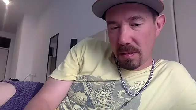 Snapshot of alloallo420 chatting on September 13, 12:17 pm alloallo420 online show from September 13, 12:17 pm