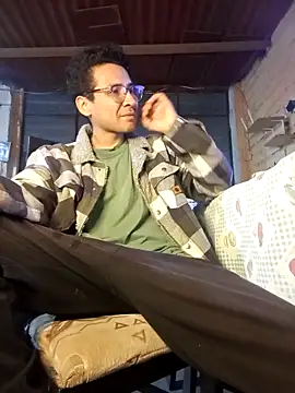 LecheDeSoya666 online show from October 31, 3:52 am