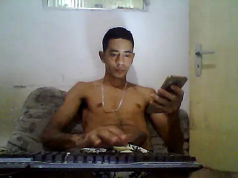 Snapshot of malvadinho69134 chatting on October 9, 5:45 am malvadinho69134 online show from October 9, 5:45 am