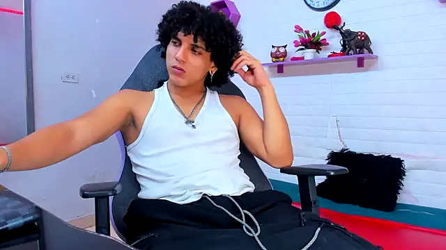 Snapshot of Xfire_boy69 chatting on September 27, 7:56 pm Xfire boy69 online show from September 27, 7:56 pm